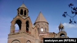 Էջմիածնի Մայր Տաճարը, արխիվ