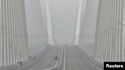 Новый мост через бухту Золотой Рог во Владивостоке