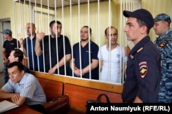 Обвиняемые по делу Хизб ут-Тахрир в суде