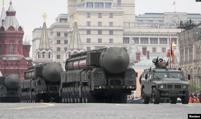 Российский мобильный стратегический ракетный комплекс РС-24 «Ярс» с твердотопливной межконтинентальной баллистической ракетой