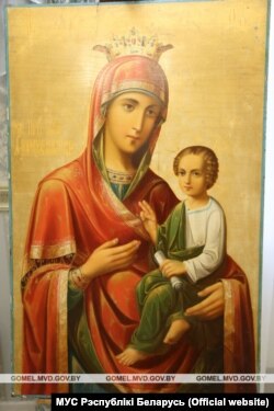 Ікона Прасьвятой Багародзіцы «Скарапалушніца» зь вёскі Дубраўка