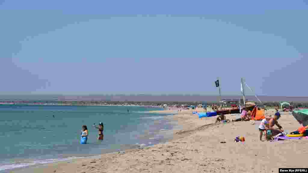 Протяженность песчаных пляжей на косе Беляус &ndash; около шести километров