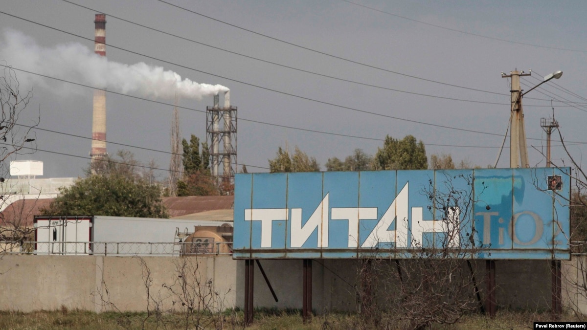 krymskiy-titan-zavod-milliardera-firtasha-v-armyanske-prodolghaet-rabotaty-posle-vybrosa-vrednyh-veschestv-i-nesmotrya-na-sankcii Крымский титан. Завод миллиардера Фирташа в Армянске продолжает работать после выброса вредных веществ и несмотря на санкции