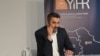 Direktor Memorijalnog centra Srebrenica Emir Suljagić tokom online predavanja u organizaciji
Inicijative mladih za ljudska prava (Youth Initiative for Human Rights) 10. novembra 2020. godine u Beogradu. 