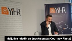 Emir Suljagić na onlajn predavanju "Srebrenica: Genocid između sećanja i poricanja", 10. novembar