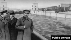 Климент Ворошилов, Вячеслав Молотов, Иосиф Сталин, иллюстрационное фото