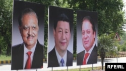 Портреты Си Цзиньпиня и пакистанских лидеров на улицах Исламабада