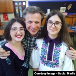 Iulia și Sofia Matvienko la cursurile de vară din Scoția în 2016 cu flautistul și pedagogul britanic Ian Clarke