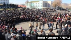 Митинг сторонников задержанного экс-спикера Ахматбека Келдибекова. Иллюстративное фото.
