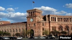 Կառավարության շենքը Երևանում, արխիվ