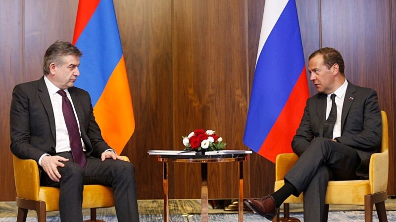 Մեկնարկել է Հայաստանի և Ռուսաստանի վարչապետների առանձնազրույցը