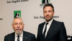 "Argo" filminin direktoru Ben Affleck (sağda) Tony Mendez ilə