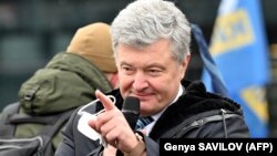 Петро Порошенко (на фото) вважає, що єдиний спосіб довести, що позиція Пристайка не є позицією української влади і Зеленського – негайно відкликати посла з Лондона