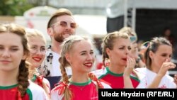Празднование «Дня вышивки», организованное активистами БРСМ. Беларусь, июль 2020 года