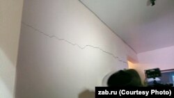 Трещины в новых домах переселенцев в Забайкалье