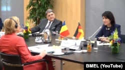 Ministra Violeta Alexandra, ambasadorul României Emil Hurezeanu, consultări cu Julia Klöckner (Foto: BMEL/Youtube)