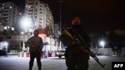 Озброєні афганські поліцейські поблизу Serena Hotel, Кабул, 21 березня 2014 року