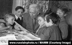 Корней Чуковский с детьми, 1955–1967 год