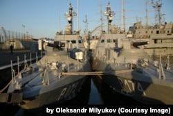 Малі броньовані артилерійські катери (МБАКи) «Аккерман» (P 174) і «Бердянськ» (P 175) у гавані Одеси. 9 листопада 2018 року