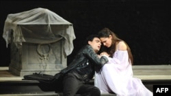 Роландо Вильясон в роли Ромео в опере Гуно "Ромео и Джульетта". Зальцбург, 28 июля 2008