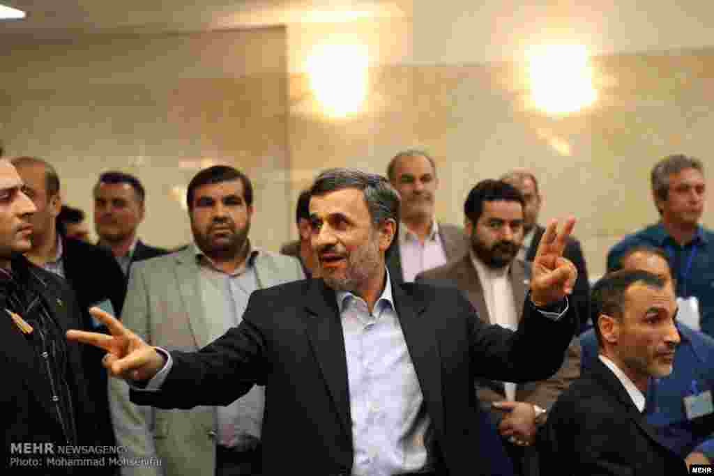 محمود احمدی نزاد،کاندیدایی که همه را متعجب کرد