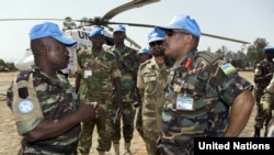 Военнослужащие миротворческого контингента ООН в Дарфуре. Там тоже было немало жалоб на действия "голубых касок"