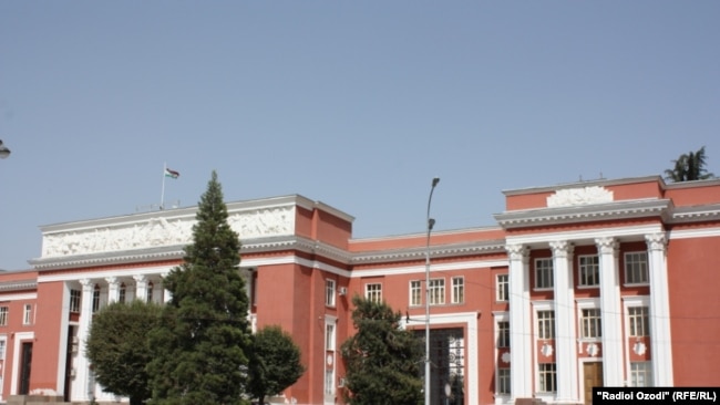 Таджикский парламент в будущем покинет это историческое здание