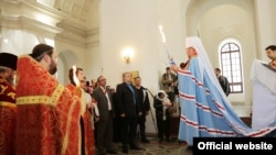 Встреча Благодатного огня в Александро-Невском соборе Симферополя.