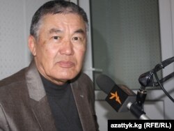 Кыргыз эл акыны Анатай Өмүрканов.