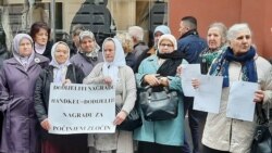 Protest în fața ambasadei Suediei la Sarajevo împotriva decernării premiului Nobel scriitorului Peter Handke, 19 noiembrie 2019