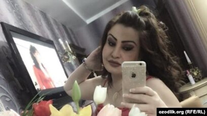 мас жалаңаш шашты әйелдер