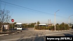 На цій ділянці структури Павла Лебедєва повинні були розбити сквер і побудувати громадську автостоянку