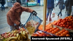 Фруктова лавка на кримському ринку «Привоз», архівне фото