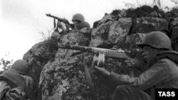 Ҷанги соли 1945-и Иттиҳоди Шӯравӣ ва Ҷопон камтар аз як моҳ идома дошт. Дар акс: артиши шӯравӣ дар Манчжурия. Акс аз бойгонии Итар-Тасс