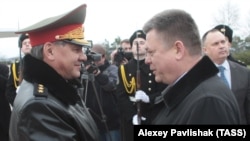 Встреча министров обороны Украины и России Павла Лебедева (п) и Сергея Шойгу, Севастополь, 20 февраля 2013 год 