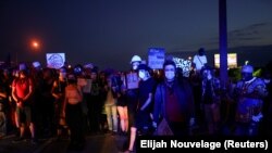 Протестувальники перекрили шосе після вбивства поліцейським Рейшарда Брукса, Атланта, США, 13 червня 2020 року