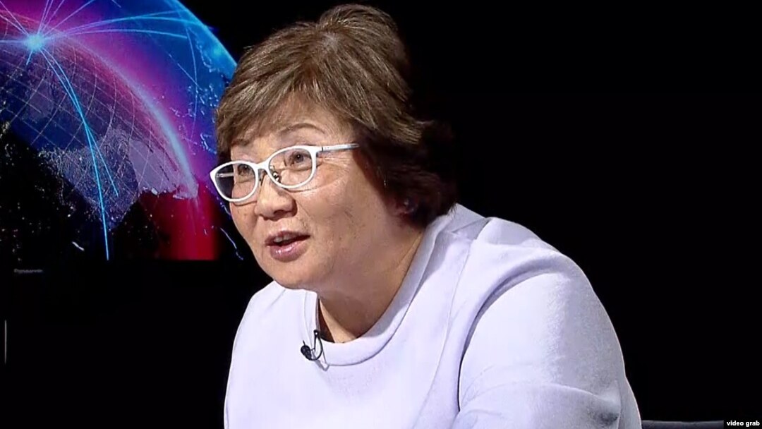 Роза Отунбаева.