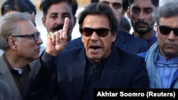 Imran Khan, head of Pakistan's Tehrik-e Insaf (PTI) party (file photo)