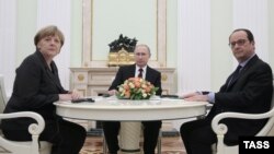 Анґела Меркель, Франсуа Олланд (п) і Володимир Путін (архівне фото)