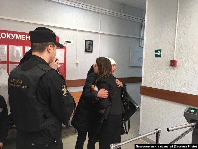 Лия Милушкина и Татьяна Мартынова после суда