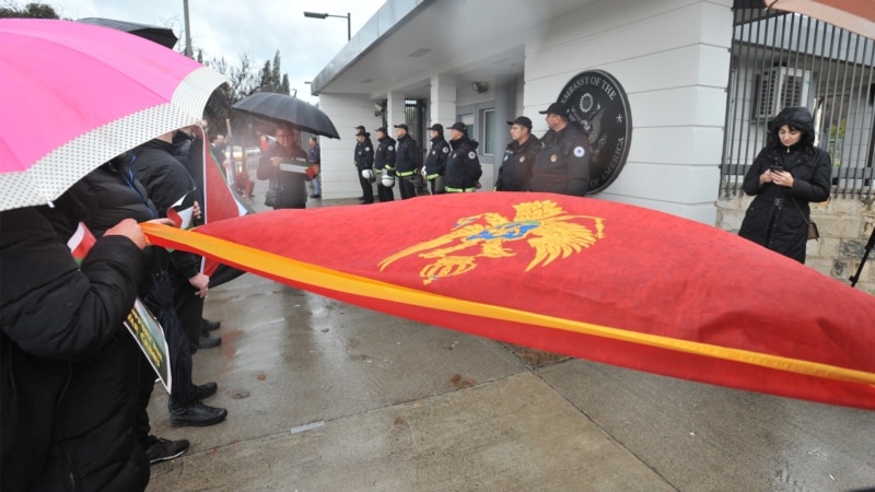 Eparhije SPC osudile paljenje državnih simbola Crne Gore