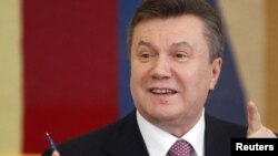 Ukraine -- President Viktor Yanukovych speaks during a news conference in Kiev, 22Apr2010