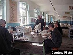 Заключенные узбекской тюрьмы за работой. Иллюстративное фото.