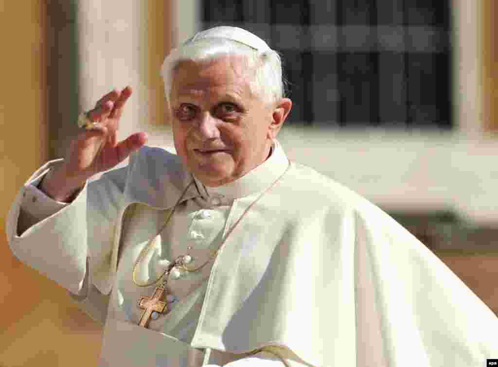 Папа на римской площади Святого Петра 20 сентября 2006 г.