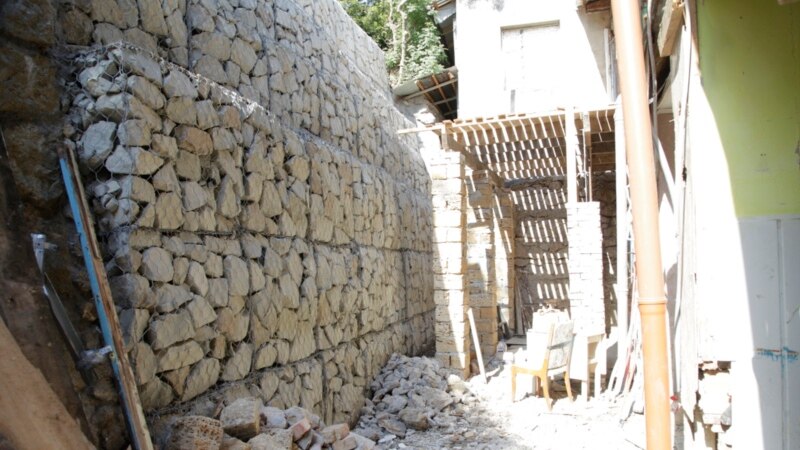 Власти Крыма утверждают, что восстановили обвалившуюся подпорную стену в Ялте