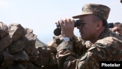 Armenia - Defense Minister Seyran Ohanian visits an Armenian army post on the border with Azerbaijan, 9Aug2016.