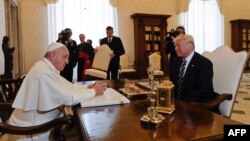 Папа Франциск і Дональд Трамп у Ватикані, 24 травня 2017 року