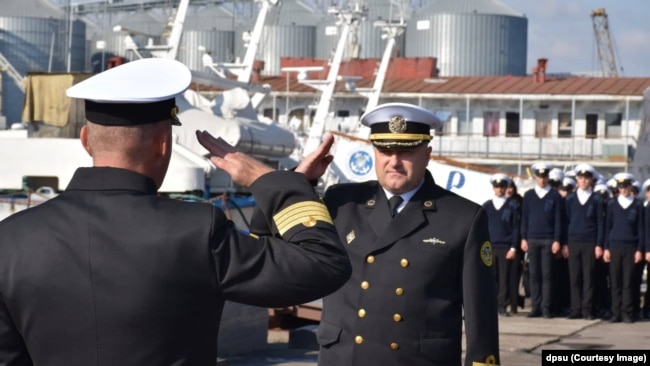 Капитан 1 ранга Роман Магера (справа). Фото Регионального управления Морской охраны ГПСУ