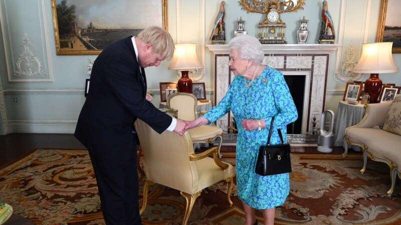Da li će britanska kraljica morati da zauzme stranu?
