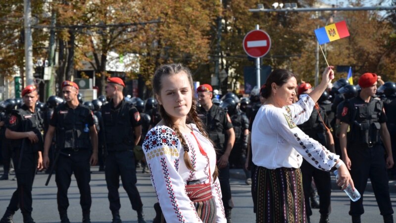 Протест во Молдавија за обединување со Романија